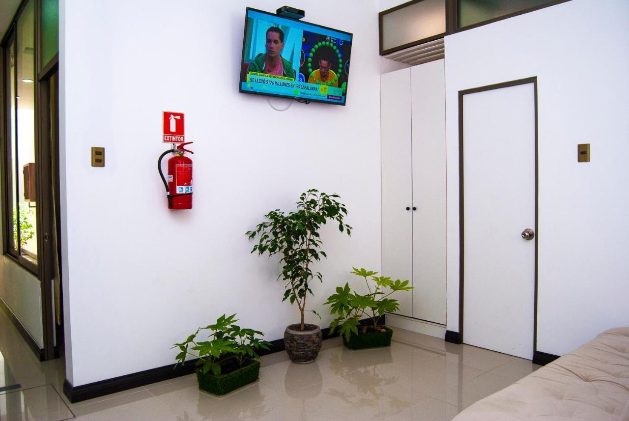Hostal Lecher อิกิเก ภายนอก รูปภาพ
